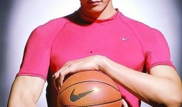 易建联老婆爆料新闻视频,揭秘篮球巨星背后的故事